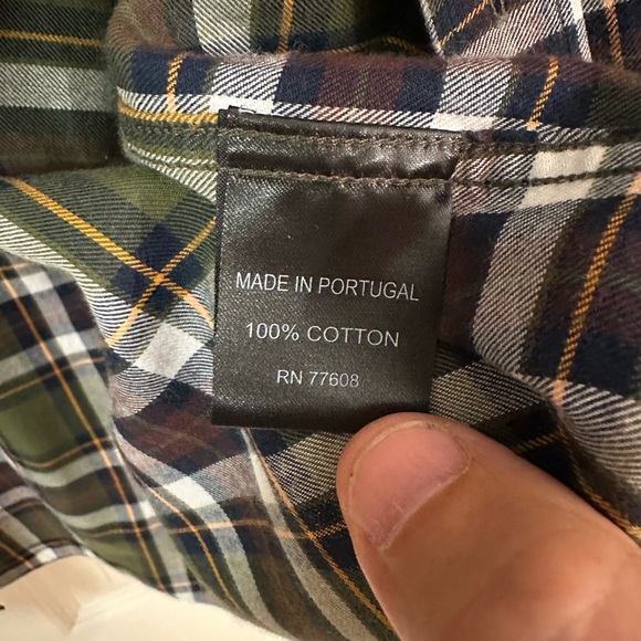 EUC J. Peterman 100% cotton flannel/plaid shirt in beautiful olive green pattern - Picture 4 of 6